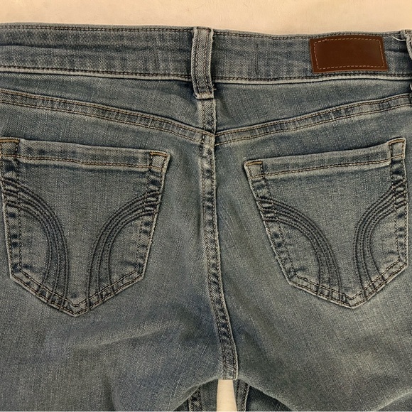 Hollister Light Blue Straight Leg Jeans - Picture 2 of 3